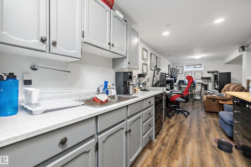 9716 88 Avenue, Edmonton, AB - Indoor Photo Showing Other Room