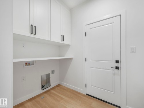 3138 Magpie Wy, Edmonton, AB - Indoor Photo Showing Other Room