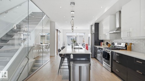 10817 75 Avenue, Edmonton, AB - Indoor Photo Showing Kitchen With Upgraded Kitchen