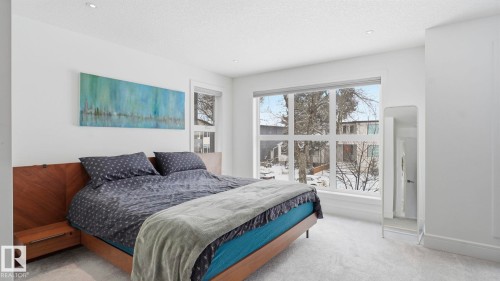 10817 75 Avenue, Edmonton, AB - Indoor Photo Showing Bedroom