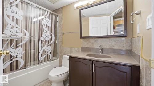 1120 Kane Wynd, Edmonton, AB - Indoor Photo Showing Bathroom