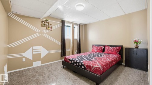 1120 Kane Wynd, Edmonton, AB - Indoor Photo Showing Bedroom