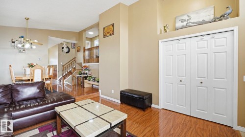 1120 Kane Wynd, Edmonton, AB - Indoor Photo Showing Living Room