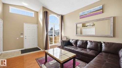 1120 Kane Wynd, Edmonton, AB - Indoor Photo Showing Living Room