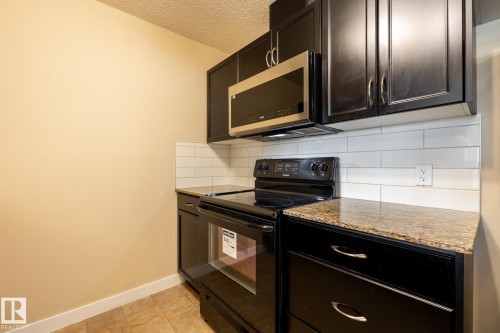 303 12650 142 Avenue, Edmonton, AB - Indoor Photo Showing Kitchen