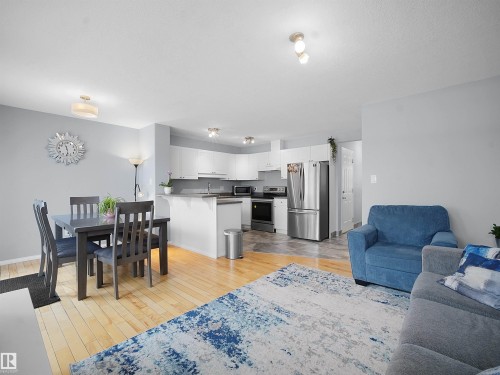 48 2004 Grantham Crest, Edmonton, AB - Indoor