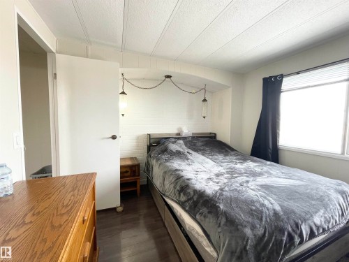4908 55 Avenue, Camrose, AB - Indoor Photo Showing Bedroom