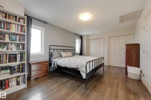 2376 30 Avenue, Edmonton, AB - Indoor Photo Showing Bedroom