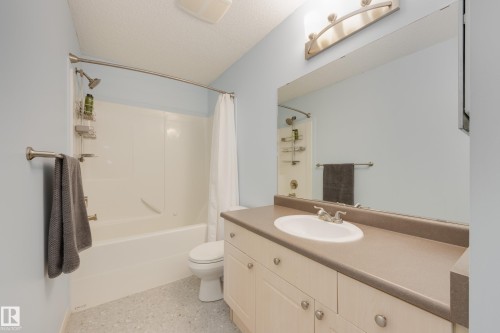 2376 30 Avenue, Edmonton, AB - Indoor Photo Showing Bathroom