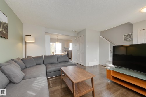 2376 30 Avenue, Edmonton, AB - Indoor Photo Showing Living Room