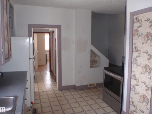 5118 53 Street, Barrhead, AB - Indoor