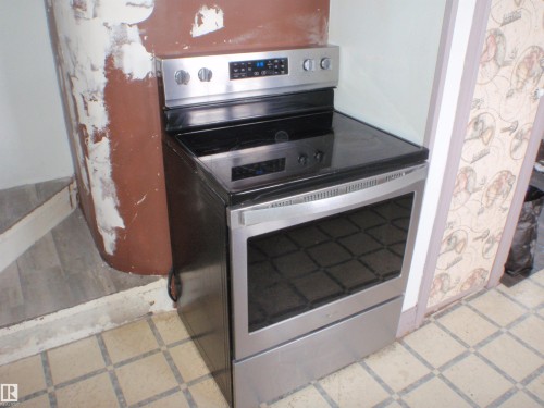 5118 53 Street, Barrhead, AB - Indoor Photo Showing Kitchen