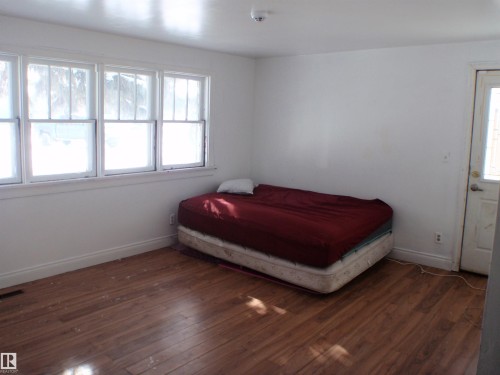 5118 53 Street, Barrhead, AB - Indoor Photo Showing Bedroom