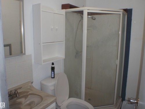 5118 53 Street, Barrhead, AB - Indoor Photo Showing Bathroom