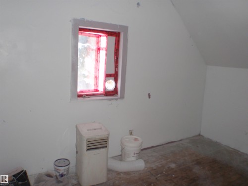 5118 53 Street, Barrhead, AB - Indoor