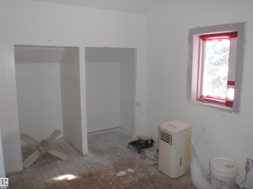 5118 53 Street, Barrhead, AB - Indoor Photo Showing Other Room