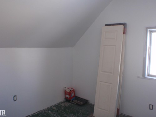 5118 53 Street, Barrhead, AB - Indoor