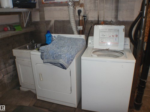 5118 53 Street, Barrhead, AB - Indoor Photo Showing Laundry Room