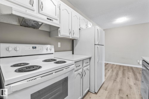 502 10125 109 Street, Edmonton, AB - Indoor Photo Showing Kitchen