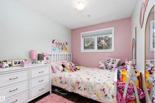 9714 88 Avenue, Edmonton, AB - Indoor Photo Showing Bedroom