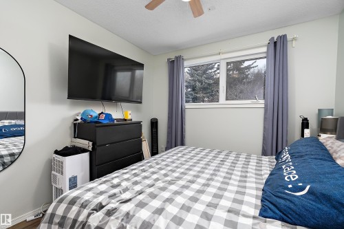 9714 88 Avenue, Edmonton, AB - Indoor Photo Showing Bedroom