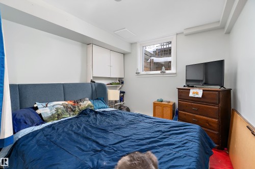 9714 88 Avenue, Edmonton, AB - Indoor Photo Showing Bedroom