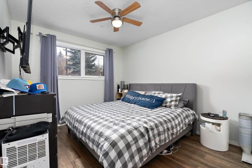 9714 88 Avenue, Edmonton, AB - Indoor Photo Showing Bedroom