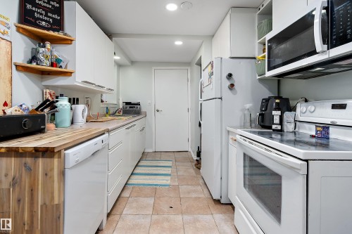 9714 88 Avenue, Edmonton, AB - Indoor Photo Showing Kitchen