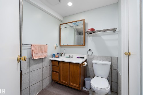 9714 88 Avenue, Edmonton, AB - Indoor Photo Showing Bathroom