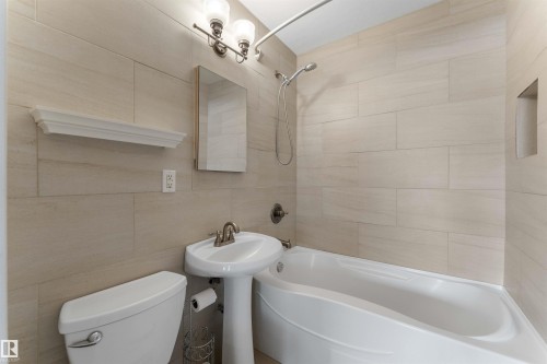 7316 82 Street, Edmonton, AB - Indoor Photo Showing Bathroom