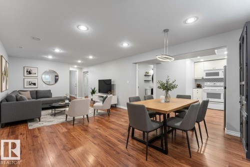 7316 82 Street, Edmonton, AB - Indoor