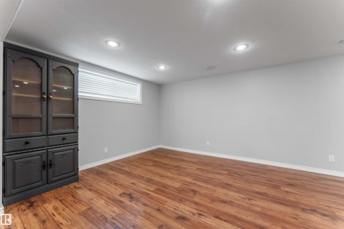 7316 82 Street, Edmonton, AB - Indoor