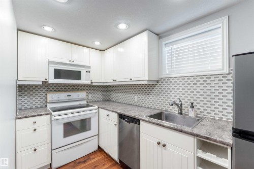 7316 82 Street, Edmonton, AB - Indoor Photo Showing Kitchen