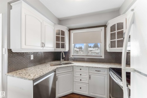 7316 82 Street, Edmonton, AB - Indoor Photo Showing Kitchen