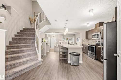 3229 Cherry Crescent, Edmonton, AB - Indoor Photo Showing Kitchen With Stainless Steel Kitchen With Upgraded Kitchen