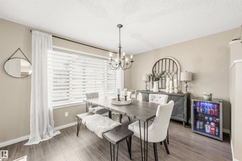 3229 Cherry Crescent, Edmonton, AB - Indoor Photo Showing Dining Room