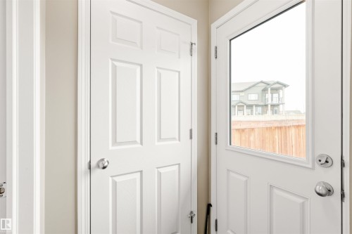 3229 Cherry Crescent, Edmonton, AB - Indoor Photo Showing Other Room