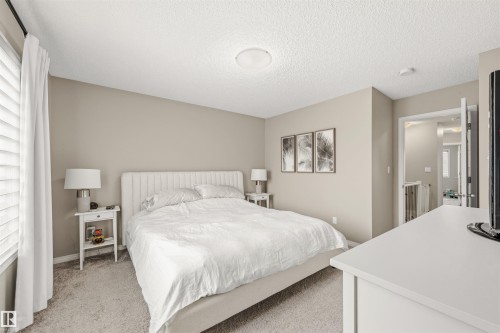 3229 Cherry Crescent, Edmonton, AB - Indoor Photo Showing Bedroom
