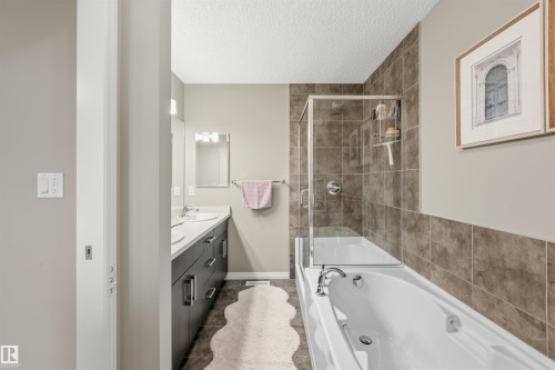 3229 Cherry Crescent, Edmonton, AB - Indoor Photo Showing Bathroom
