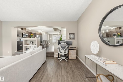 3229 Cherry Crescent, Edmonton, AB - Indoor Photo Showing Office