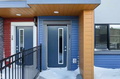 37 1010 Rabbit Hill Road, Edmonton, AB - Outdoor With Exterior