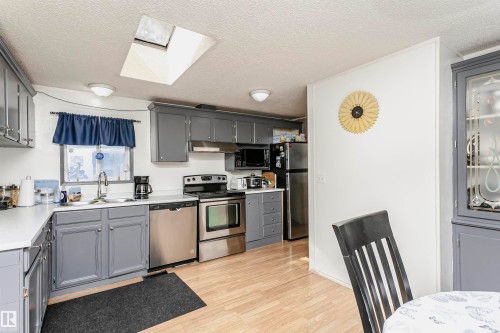 16 Willow Park Estates, Leduc, AB - Indoor Photo Showing Kitchen