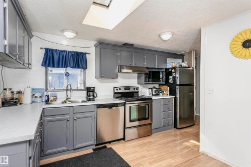 16 Willow Park Estates, Leduc, AB - Indoor Photo Showing Kitchen