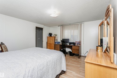 16 Willow Park Estates, Leduc, AB - Indoor Photo Showing Bedroom