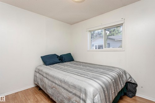 16 Willow Park Estates, Leduc, AB - Indoor Photo Showing Bedroom