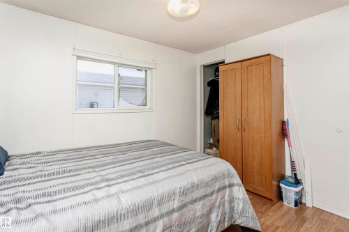 16 Willow Park Estates, Leduc, AB - Indoor Photo Showing Bedroom