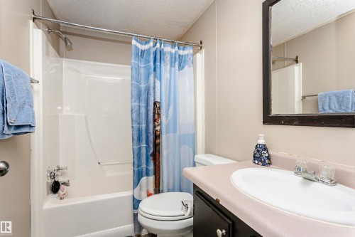 16 Willow Park Estates, Leduc, AB - Indoor Photo Showing Bathroom