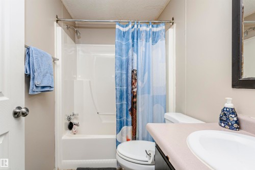 16 Willow Park Estates, Leduc, AB - Indoor Photo Showing Bathroom