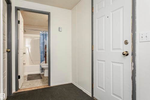 16 Willow Park Estates, Leduc, AB - Indoor