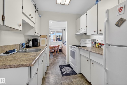 407 5125 Riverbend Road, Edmonton, AB - Indoor Photo Showing Kitchen